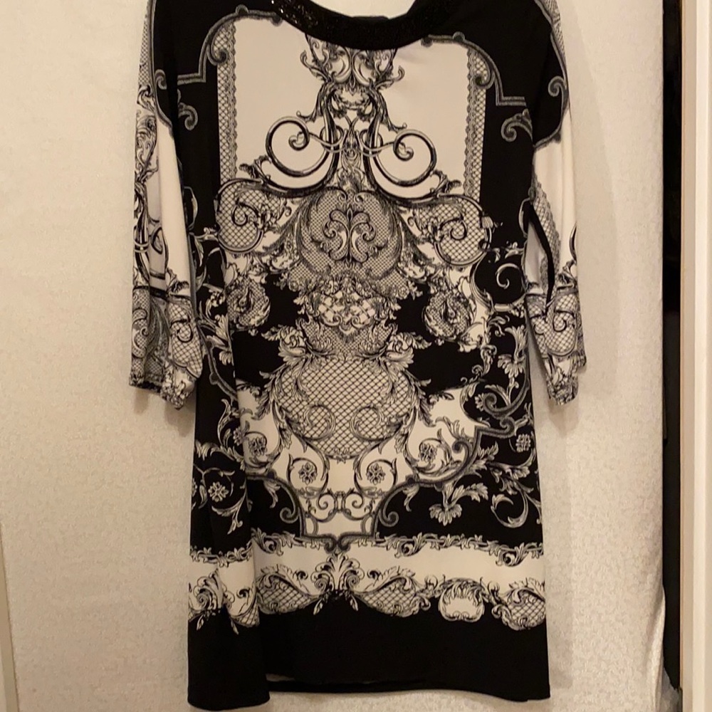 Black and white Alfani tunic